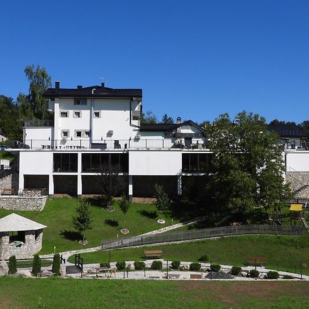 Motel Aladin Cazin Εξωτερικό φωτογραφία