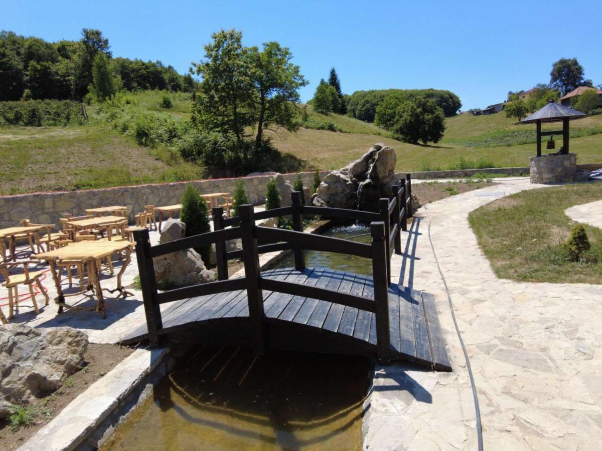 Motel Aladin Cazin Εξωτερικό φωτογραφία
