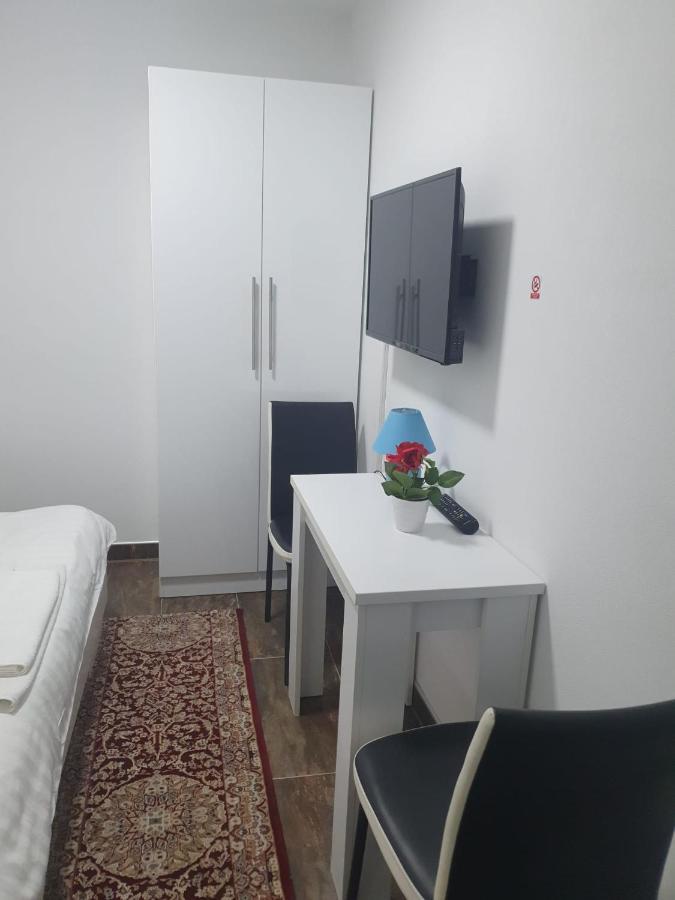 Motel Aladin Cazin Εξωτερικό φωτογραφία